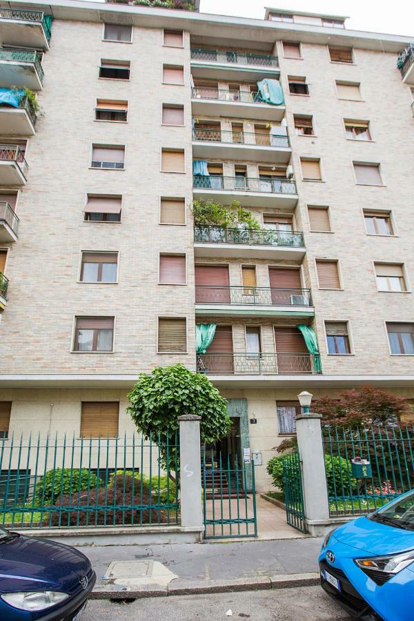 Lorenteggio Studio Apt Милан Экстерьер фото